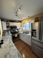 1155 W James Ave in St. Paul, MN - Building Photo - Building Photo