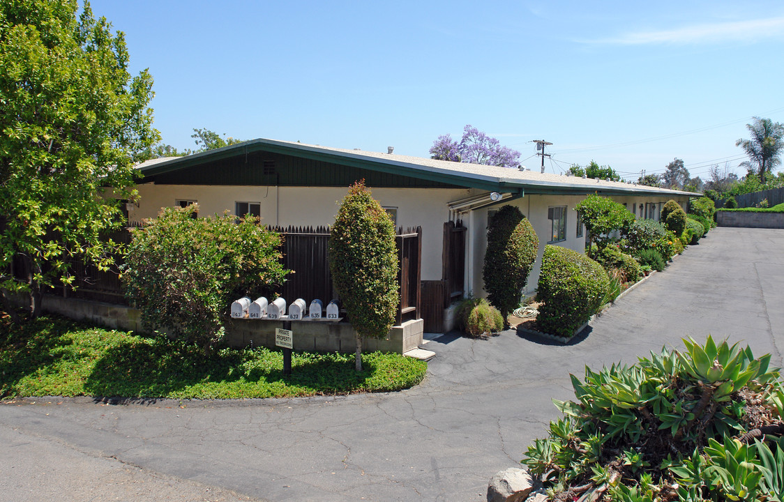 Golden Vista in Vista, CA - Building Photo