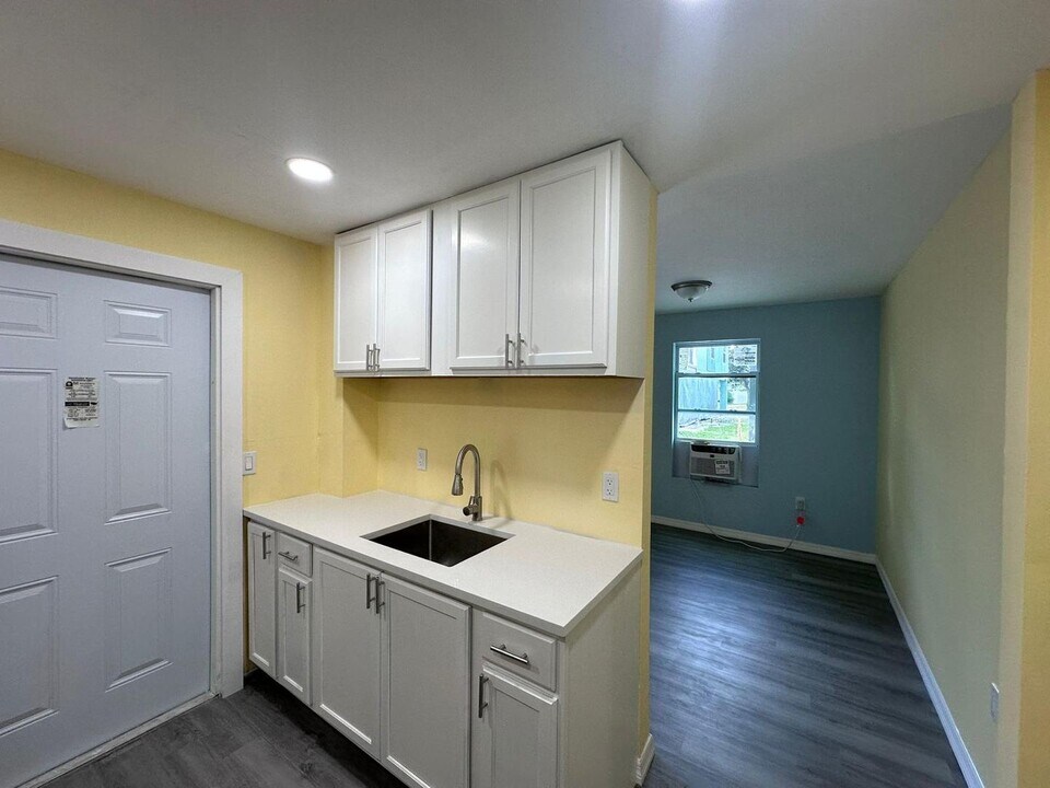 128 Eucalyptus Ct in Fort Myers Beach, FL - Building Photo