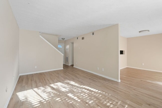 293 Country Club Dr in Jonesboro, GA - Building Photo - Building Photo