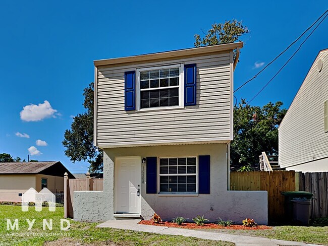 10208 N Ojus Dr in Tampa, FL - Building Photo - Building Photo