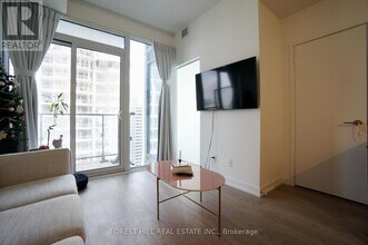 19-2319 Western Battery Rd in Toronto, ON - Building Photo - Building Photo