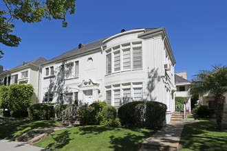 9949 Robbins Dr in Beverly Hills, CA - Building Photo - Primary Photo