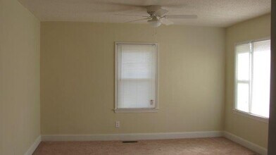 1020 McKimmon Rd in Fayetteville, NC - Building Photo - Building Photo