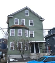 823-825 Main Street, Unit 1st Floor in Pawtucket, RI - Building Photo