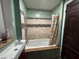 209 Mt Prospect Ave, Unit 13 in Newark, NJ - Building Photo