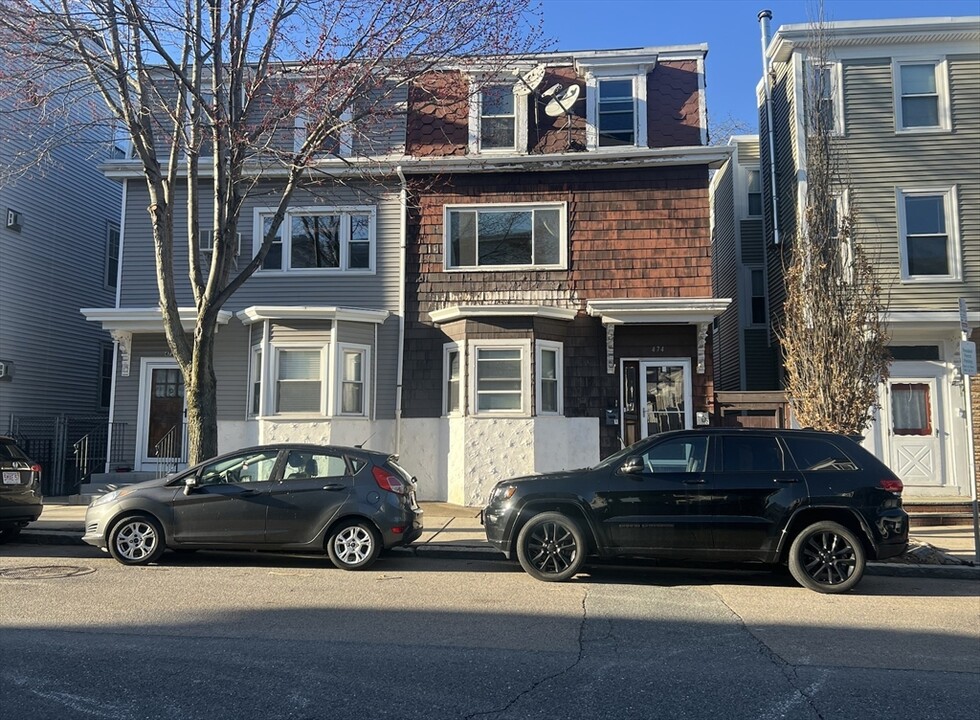 474 E 7th St in Boston, MA - Foto de edificio