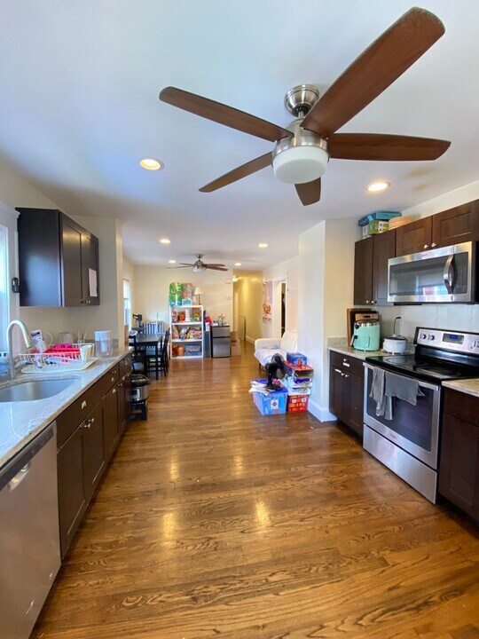117 Burget Ave, Unit 1 in Medford, MA - Building Photo