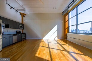 2200 Arch St in Philadelphia, PA - Building Photo