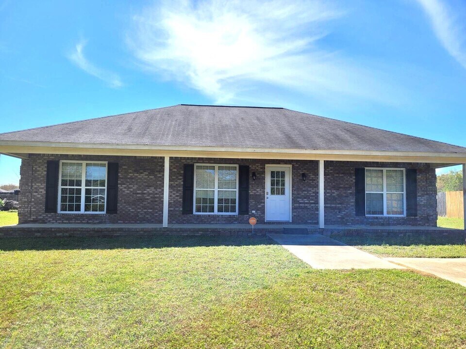 5 Moore Rd in Fort Mitchell, AL - Building Photo
