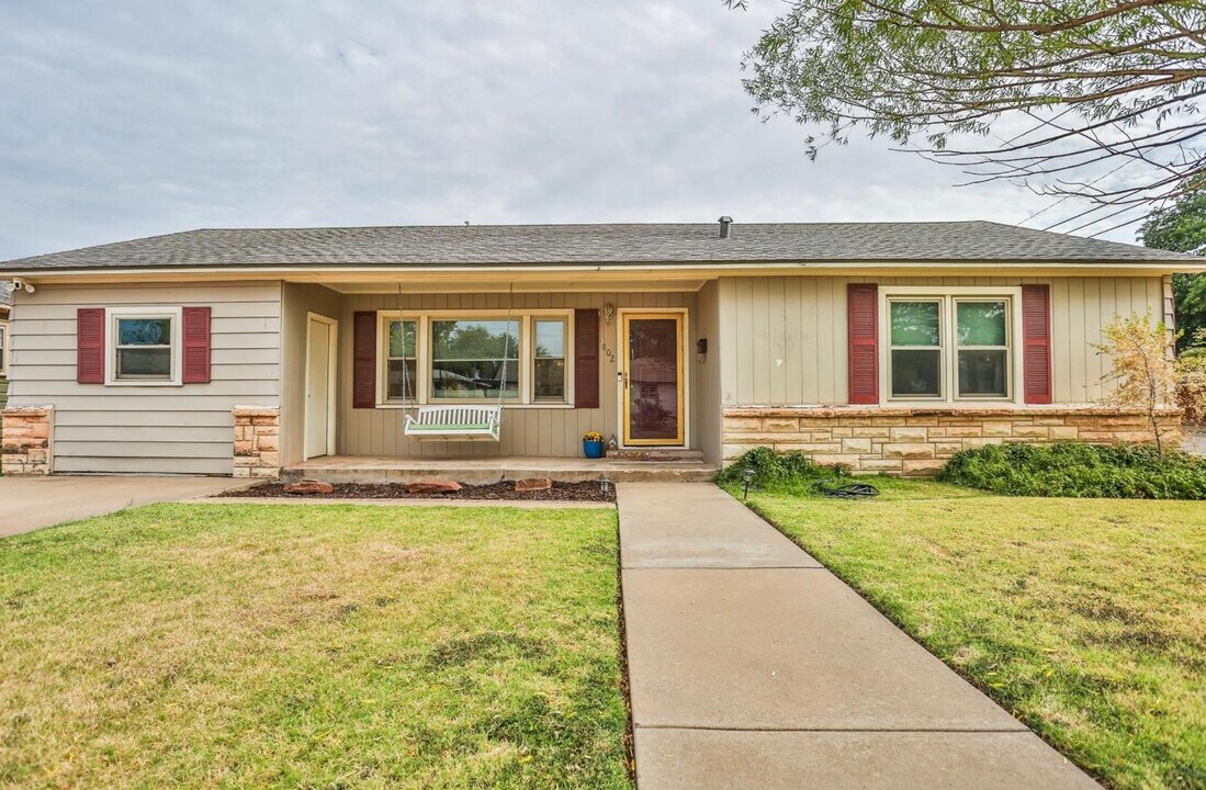 3802 33rd St in Lubbock, TX - Building Photo