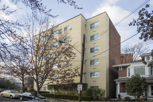 Jocelyn House Condominium in Washington, DC - Foto de edificio - Building Photo