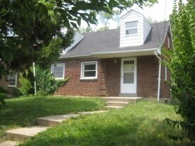 1134 Shepherd Ln in Cincinnati, OH - Building Photo