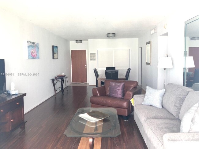 3901 S Ocean Dr in Hollywood, FL - Building Photo - Building Photo