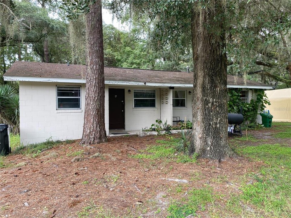 5507 SE Hawthorne Rd in Gainesville, FL - Building Photo