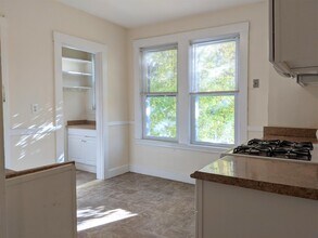 14 Sanborn Ave, Unit 3 in Somerville, MA - Foto de edificio - Building Photo