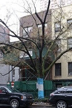 341 W 48th St in New York, NY - Building Photo - Building Photo