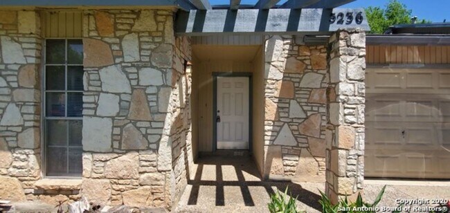 5234-5236 Meadow Rise St in San Antonio, TX - Building Photo - Building Photo