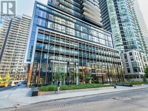 55-2755 Charles St E in Toronto, ON - Building Photo - Building Photo