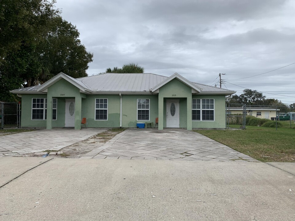 1009 4th Ave in Titusville, FL - Building Photo