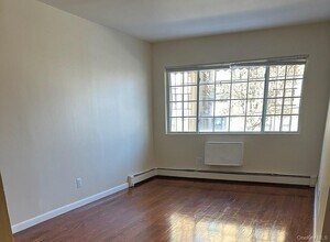 858 E 175th St in Bronx, NY - Foto de edificio - Building Photo