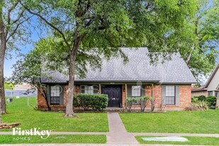 3923 Treeline Dr in Dallas, TX - Building Photo