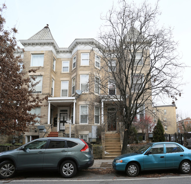 3019 15th St NW in Washington, DC - Building Photo - Building Photo