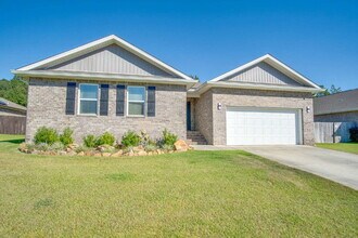 4668 Red Oak Dr in Milton, FL - Building Photo - Building Photo