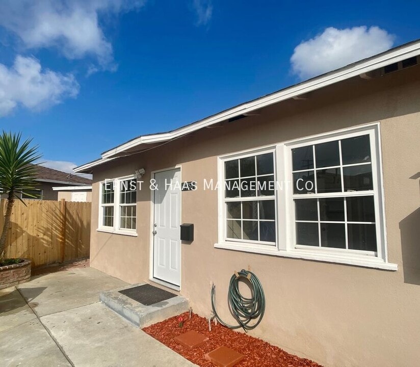 14756 Betty Jean Ave in Bellflower, CA - Foto de edificio