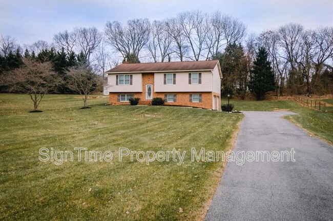 property at 4913 General Anderson Ct