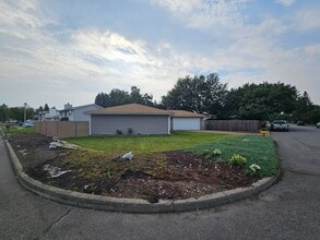 2107 S Bolivar Rd in Spokane Valley, WA - Building Photo - Building Photo