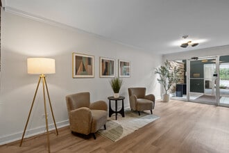 NorthEnd Apartments in Libertyville, IL - Foto de edificio - Building Photo