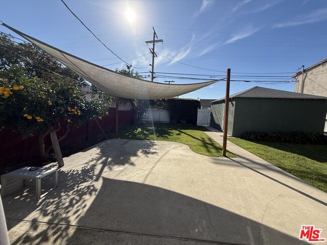 5361 Inglewood Blvd in Culver City, CA - Building Photo - Building Photo