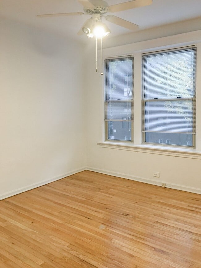 1954 W Winona St, Unit 1942-2 in Chicago, IL - Building Photo - Building Photo