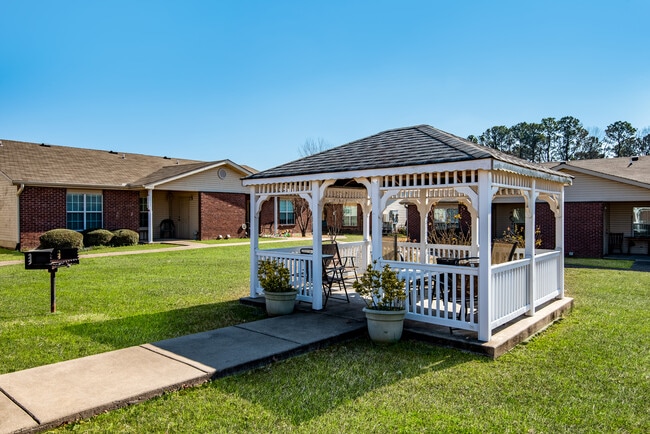 Residences at Sherwood in Sherwood, AR - Foto de edificio - Building Photo