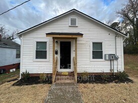 215 Temple Ave in Sanford, NC - Building Photo