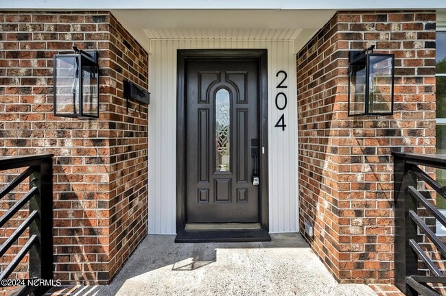 property at 204 S Harris St