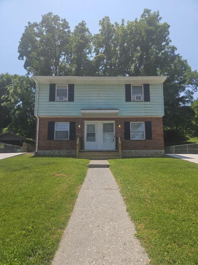 2748 Kirkland Dr NW, Unit 2748 in Roanoke, VA - Building Photo - Building Photo