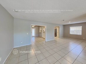 201 Valley Dr in Brandon, FL - Building Photo - Building Photo