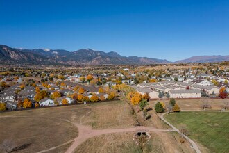 1025 Cheyenne Villas Point in Colorado Springs, CO - Building Photo - Building Photo