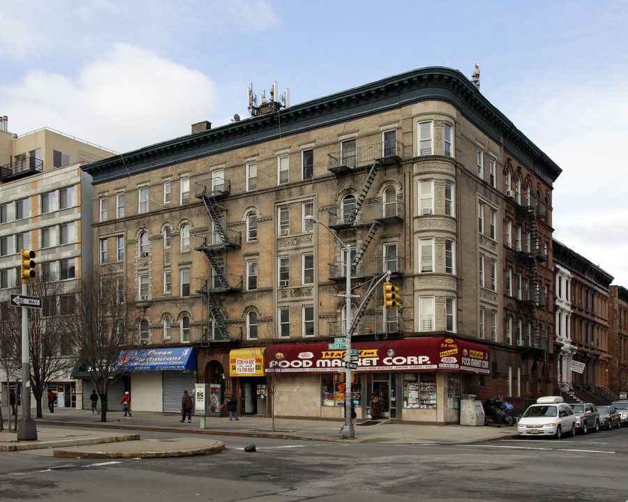 393 Lenox Ave in New York, NY - Building Photo