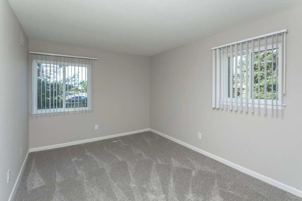 Essex at Hampton Apartments in Rochester Hills, MI