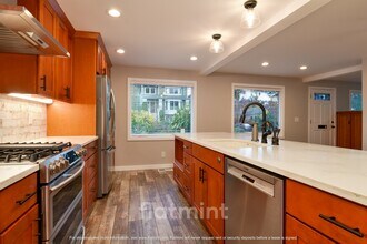 8839 Densmore Ave N in Seattle, WA - Building Photo - Building Photo