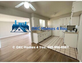7022 Woodlake Dr in Oklahoma City, OK - Building Photo - Building Photo