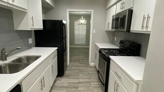 1200-1202 N O'Connor Rd in Irving, TX - Building Photo