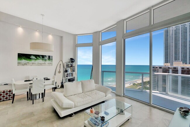 6515 Collins Ave, Unit 1807 in Miami, FL - Building Photo - Building Photo
