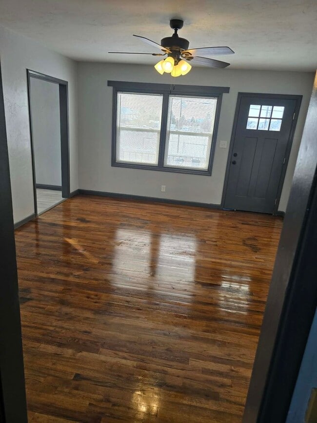 221 S 3rd St E in Soda Springs, ID - Building Photo - Building Photo