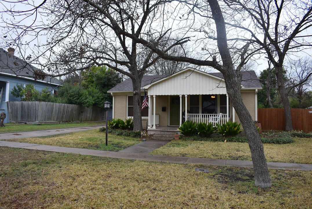 908 N 9th St in Temple, TX - Building Photo