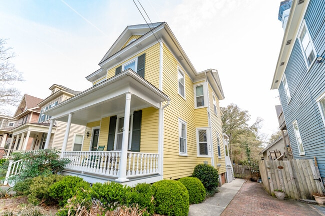 410 Nun St, Unit Upstairs