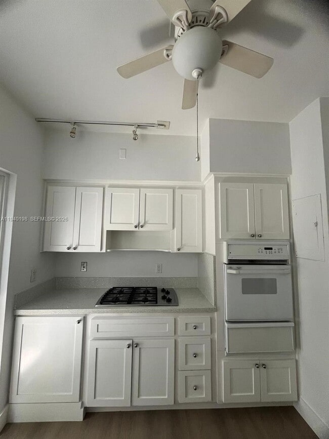 3921 Meridian Ave in Miami Beach, FL - Building Photo - Building Photo